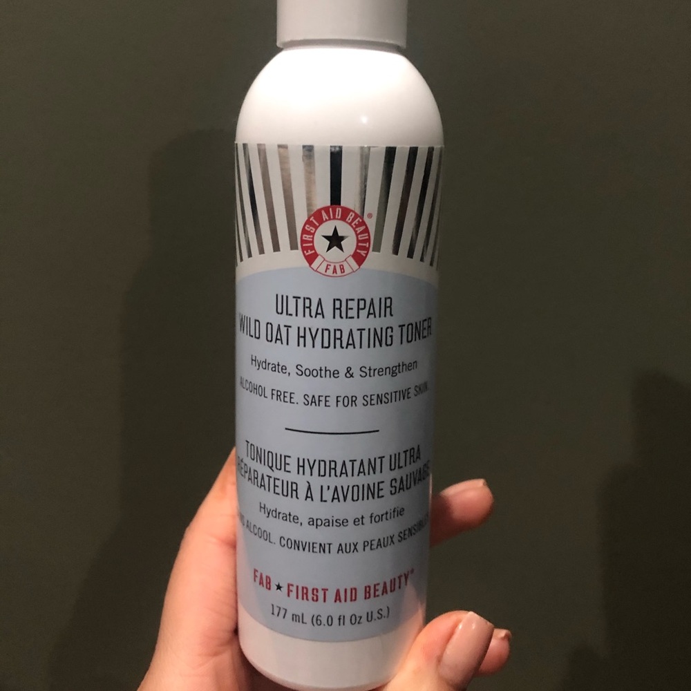 FIRST AID BEAUTY hydrating toner